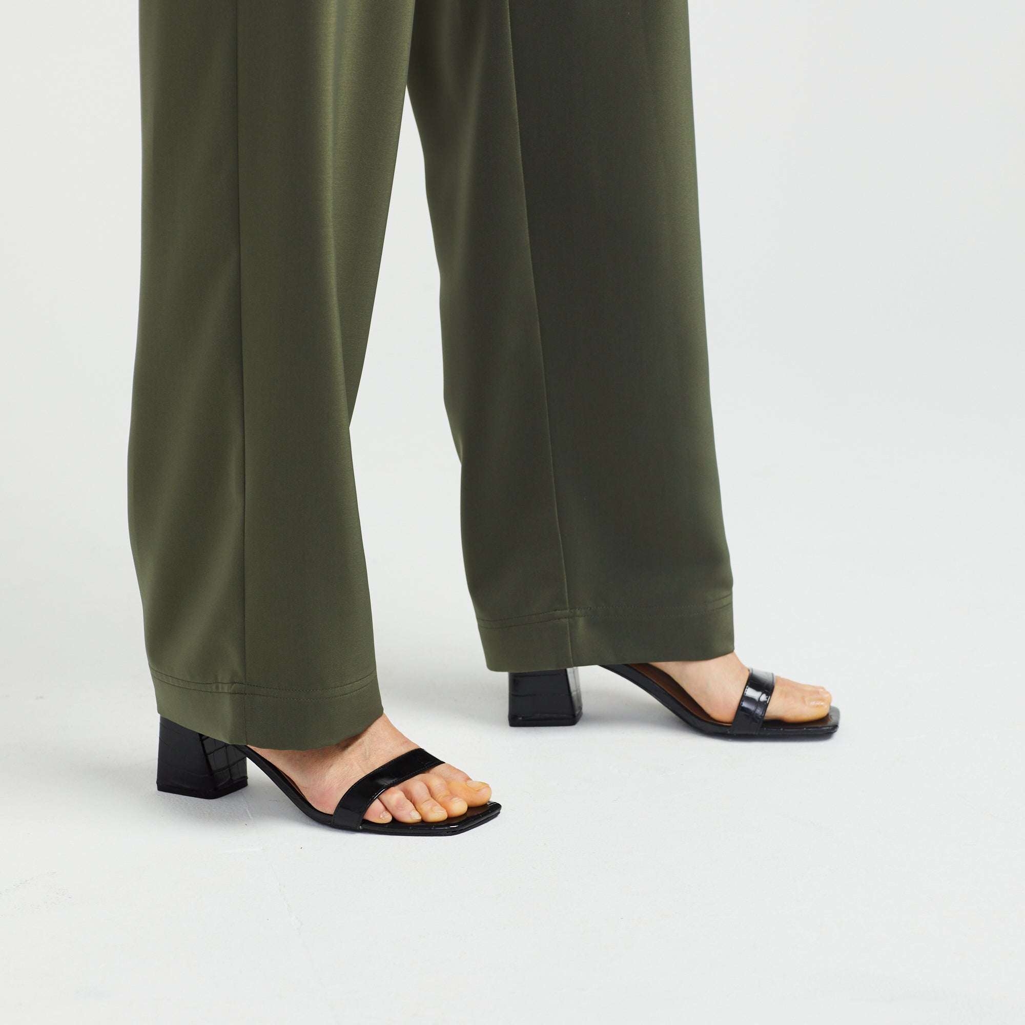The All-Day Pant Side Zip in Supreme Twill - Sale